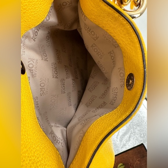 MICHAEL Michael Kors Large Leather Fulton Chain Shoulder Tote (Citrus) - Picture 10 of 16